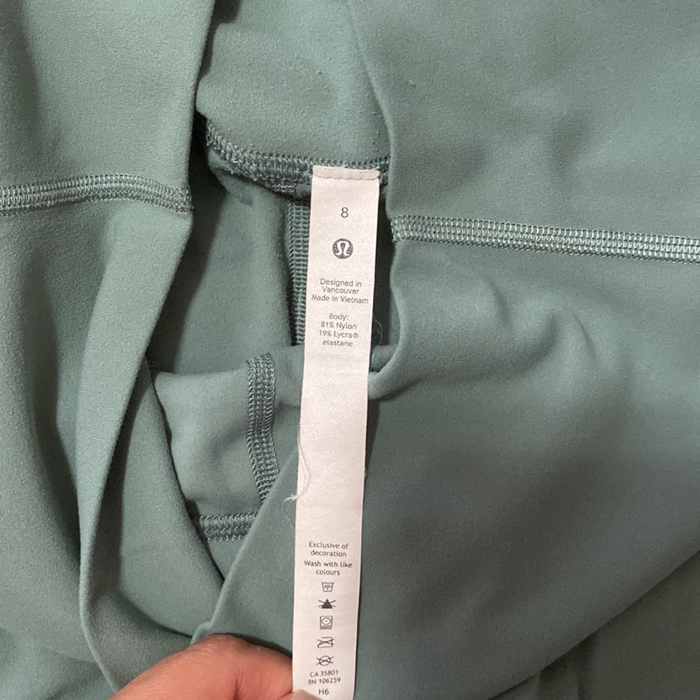 Lululemon legging - Picture 3 of 4
